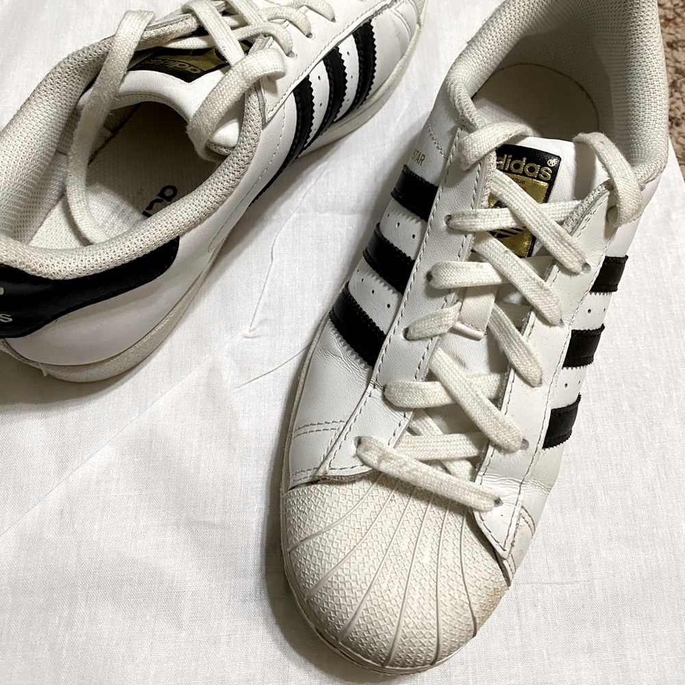 Adidas super stars